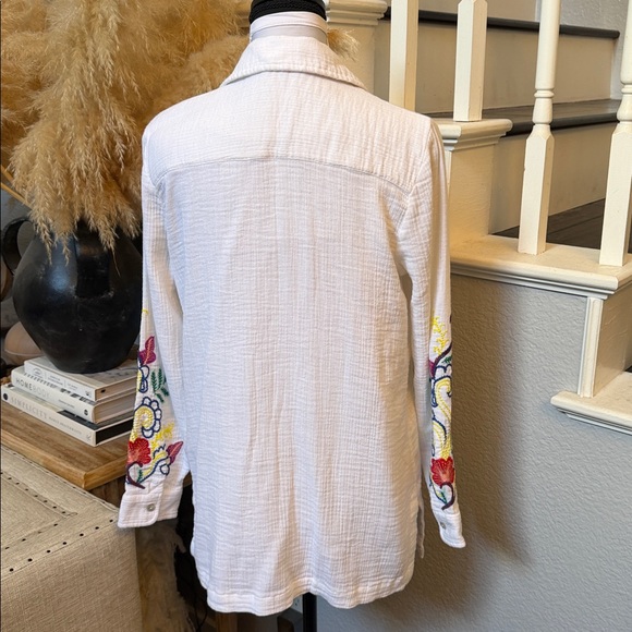 Soft Surroundings Escambia Floral Embroidered Gauze Tunic Shirt Size MP - Picture 6 of 8